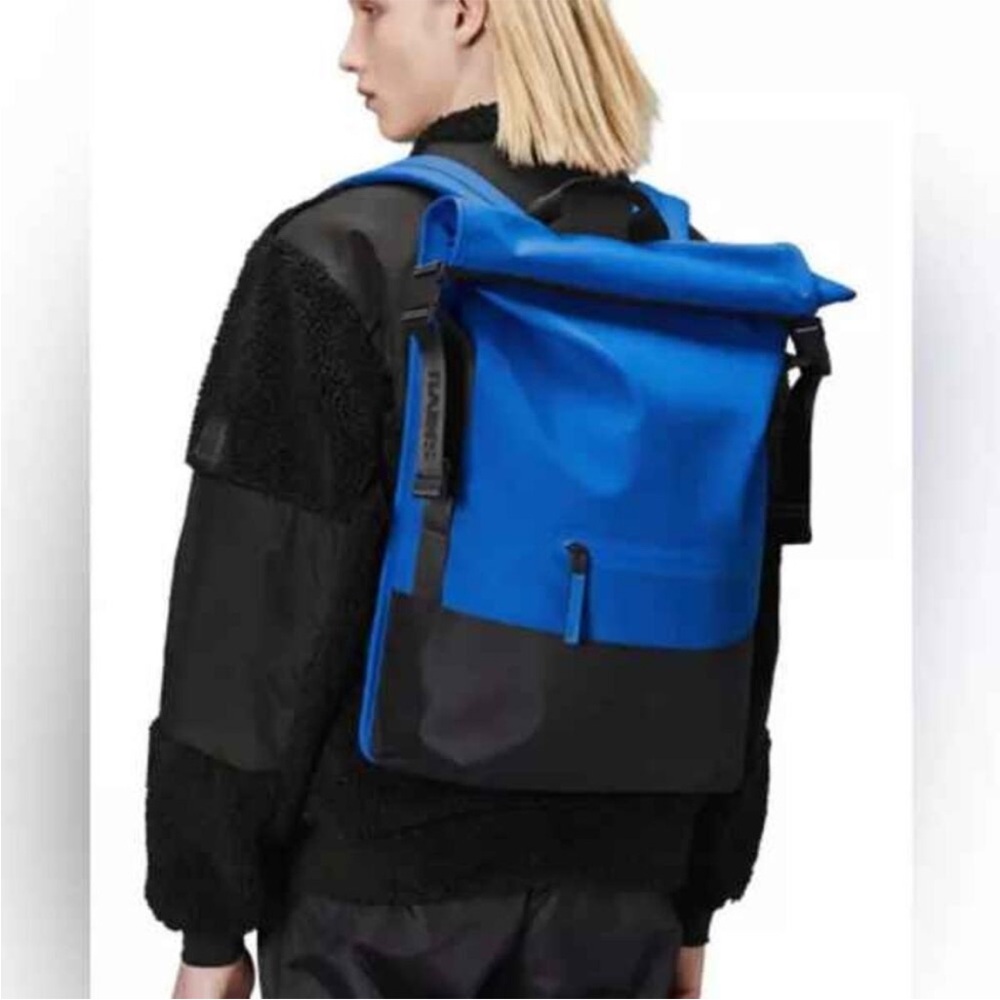 NWT Rains Trail Rolltop Backpack Blue Waves